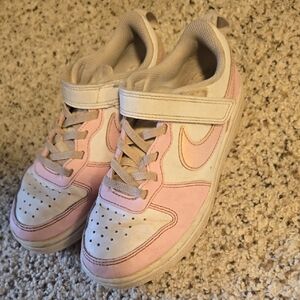 Nike Kids Sneakers in Pink and White
